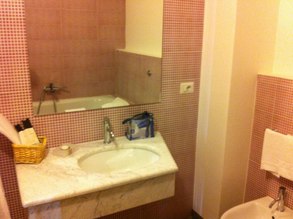 Bcomfort Hotel Cagliari Værelse billede